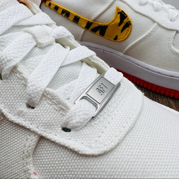 Nike Air Force 1 LV8 - Picture 4 of 8